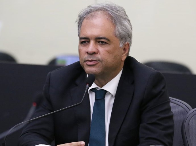 Silvio Camelo se solidariza com campanha pela aprovação da PEC que restabelece exigência de diploma para jornalista