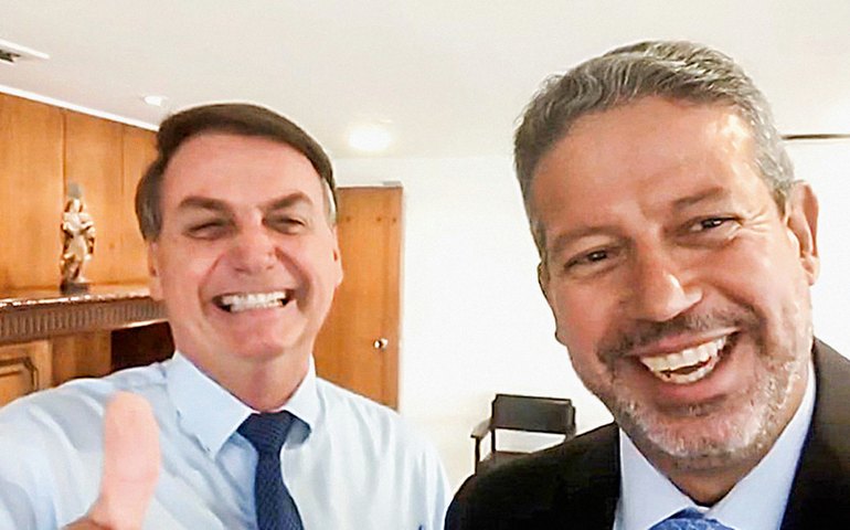 Bolsonaro e Lira pressionam para aprovar PEC em apenas dois dias