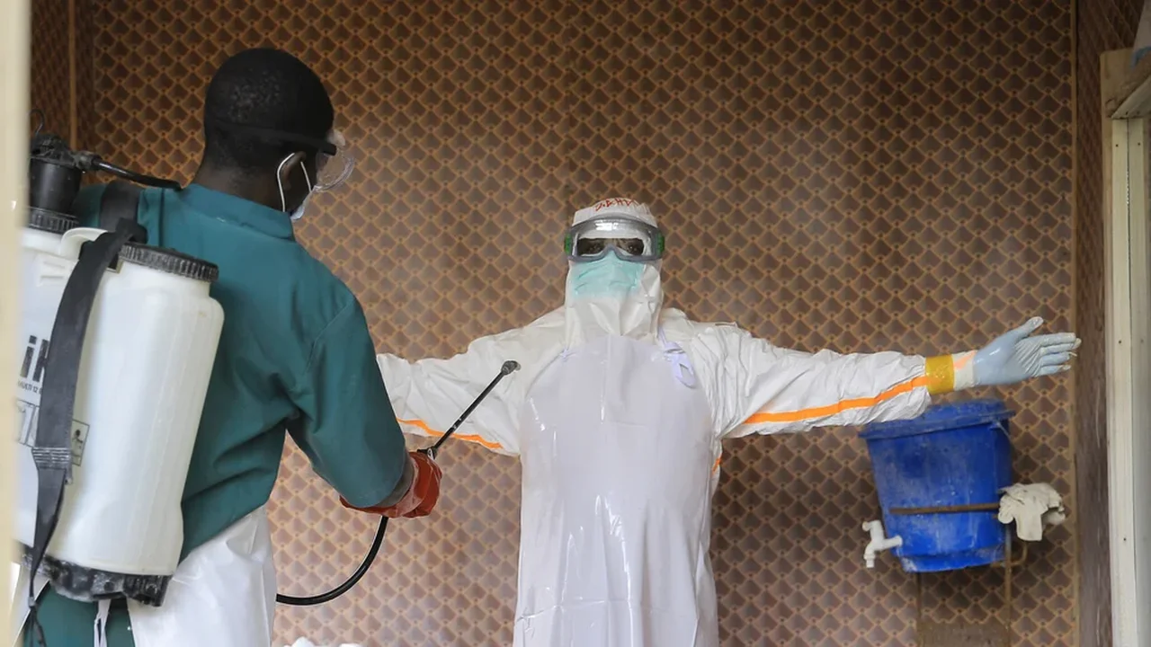 Centro de tratamento de Ebola foi incendiado, enquanto o número de mortos no Congo ultrapassa 4.000.