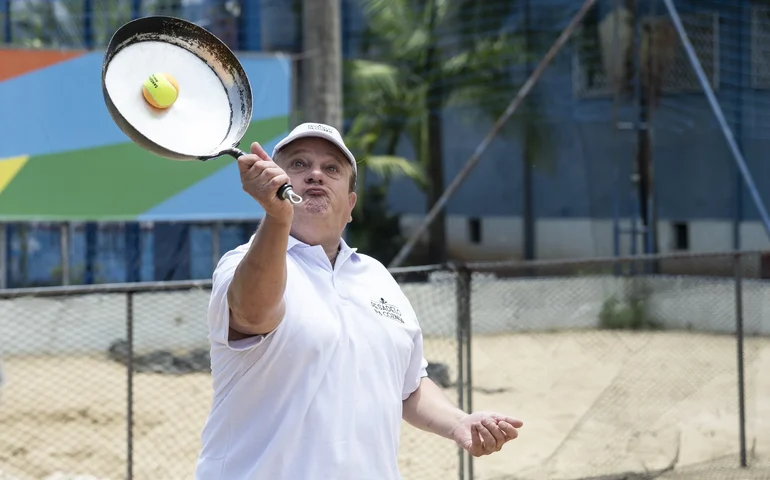 “Pesadelo na Cozinha” coloca Erick Jacquin diante de baratas, moscas e discussão acalorada