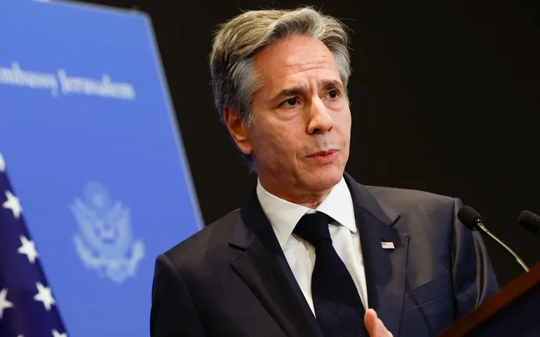 Secretário de Estado dos EUA discute escalada de tensões no Oriente Médio com ministro do G7