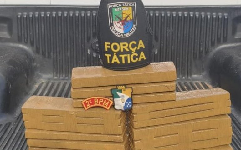 Operação conjunta entre PMs de Alagoas e Sergipe resulta na prisão de foragido e apreensão de 25 kg de drogas