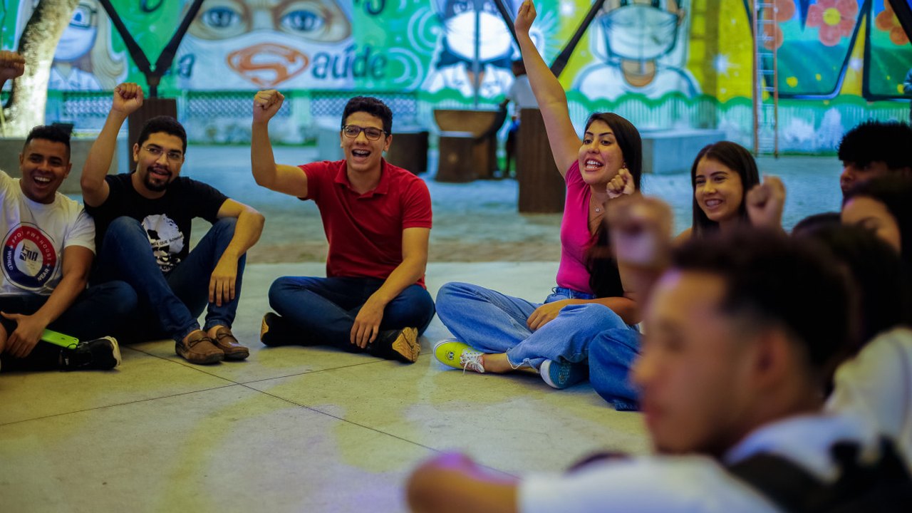 Gabi Gonçalves participa de encontro com jovens no Centro de Rio Largo