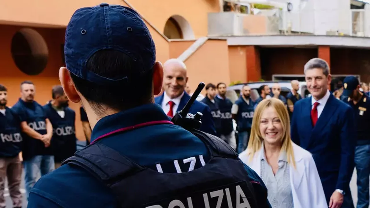Meloni reforça apoio a policiais e defende 'tolerância zero' contra criminalidade