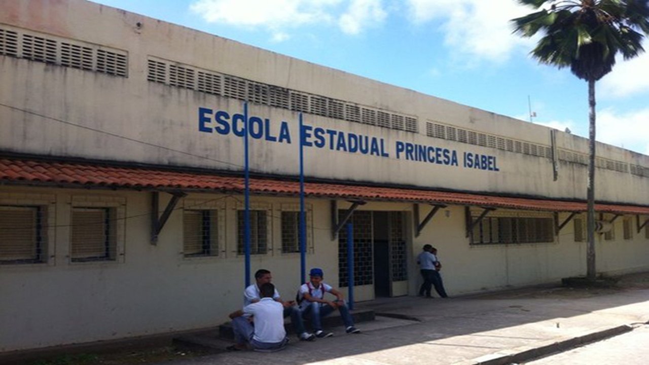 Escolas públicas são invadidas e têm bombas de água furtadas em Maceió