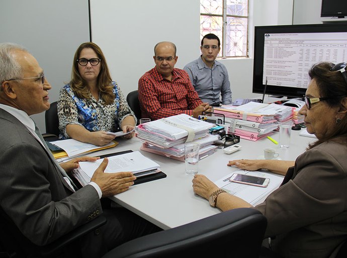 Governador e ministro alinham mudanças para o Bolsa Família em AL