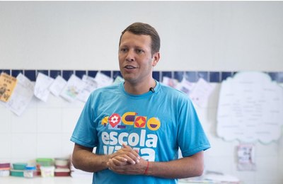 Remi Filho antecipa salário de servidores e divulga calendário com 13° e folha de dezembro