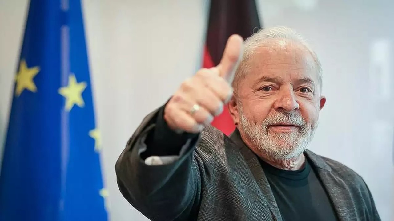 PT só vai acabar se abrir mão do compromisso com o povo brasileiro, diz Lula