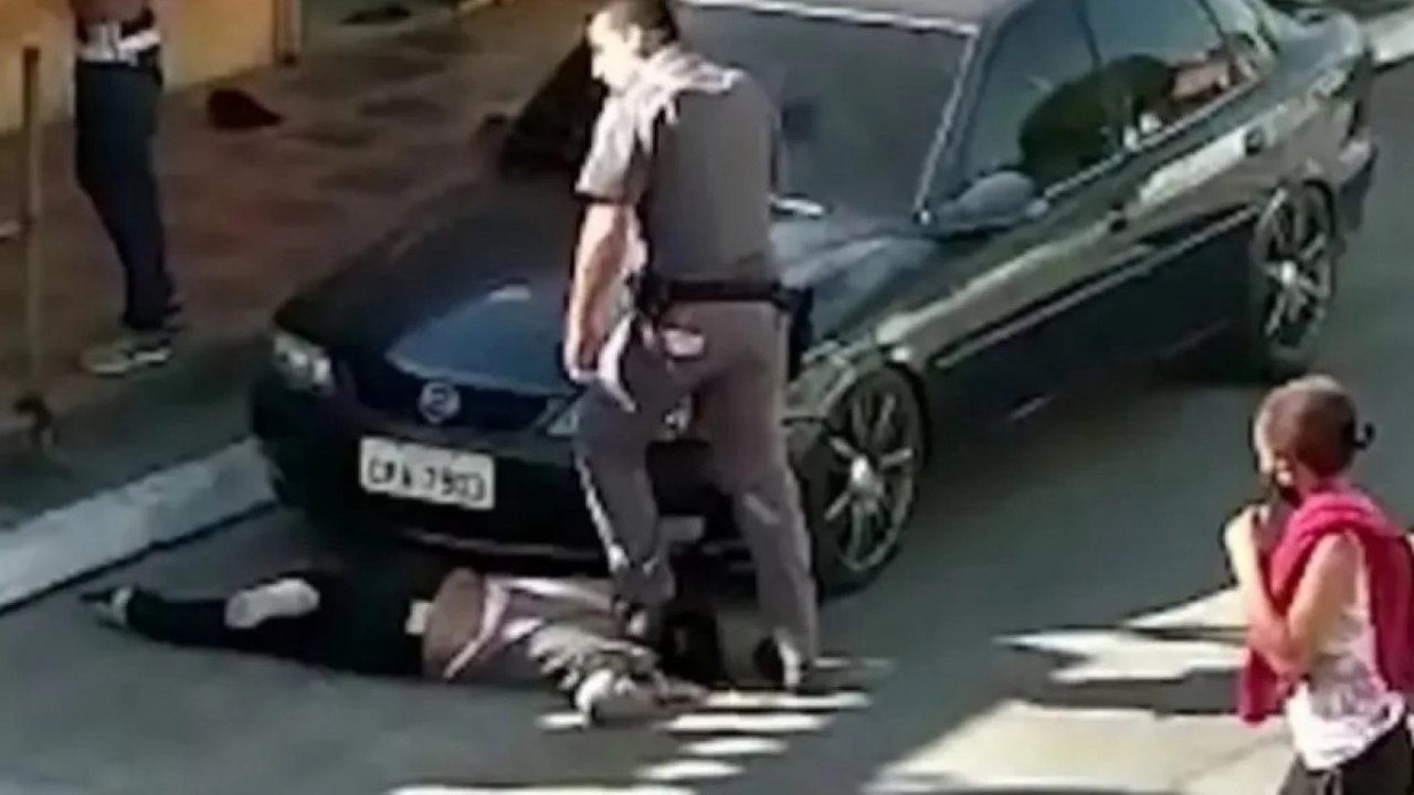 Justiça Militar em São Paulo absolve soldado que pisou no pescoço de mulher