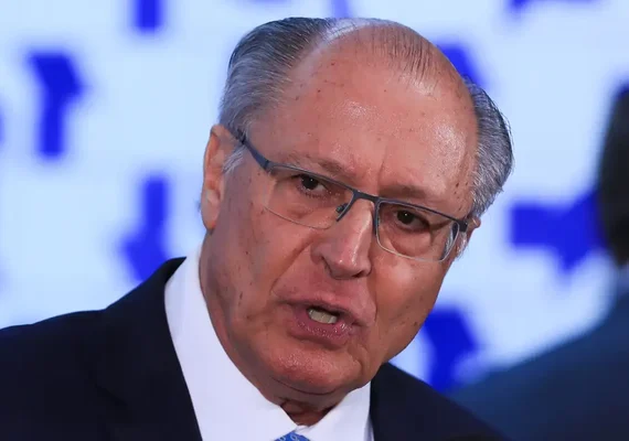 Avião da FAB com Alckmin e Simone Tebet tem falha técnica durante escala na Colômbia