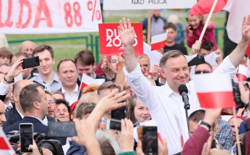 Vitória em eleição na Polônia fortalece populismo de direita no Leste Europeu