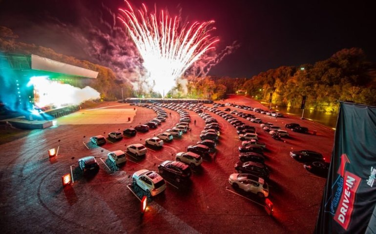 Arena inova com ‘ilhas’ para plateia