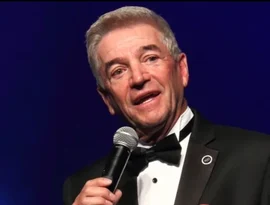 Tom Dreesen, pioneiro do stand-up e amigo de Frank Sinatra, morre aos 86 anos