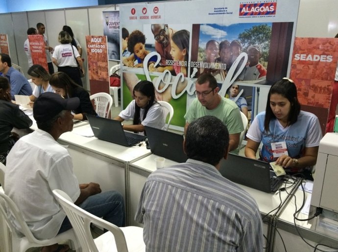 Idosos e deficientes garantem transporte gratuito e ingresso