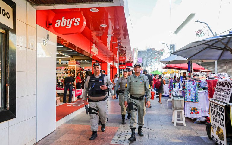 Polícia Militar reforça policiamento no Centro de Maceió com Operação Centro Seguro
