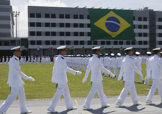 Marinha abre processo seletivo para oficiais temporários