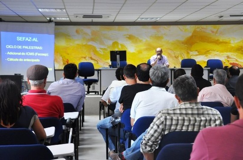 Servidores fazendários recebem atualização em legislação tributária