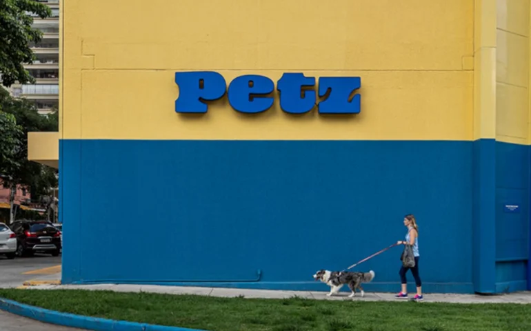 Petz tem fusão com Cobasi aprovada pelo Cade, condicionada à venda de 26 lojas em SP