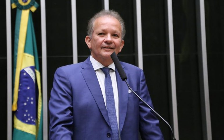 Comissão aprova uso de royalties do petróleo para qualificação profissional