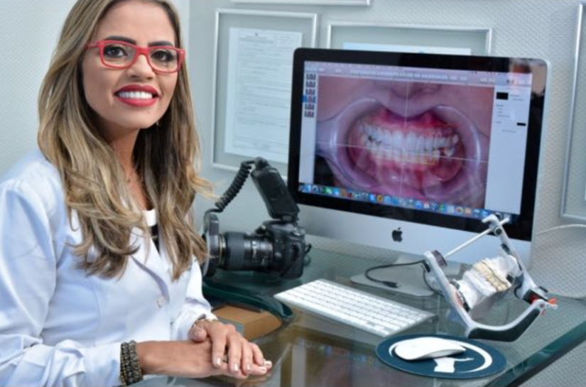 Karina Leite marca presença no principal evento de Odontologia Estética do país