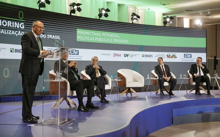 Brasil é a “grande alternativa” do novo mercado, avalia Alckmin