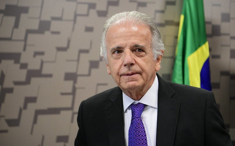 Múcio diz que Forças 'não têm participado de política' e pede a senadores apoio por recursos