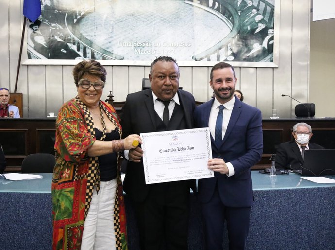 Músico Wellington Pinheiro é condecorado com a Comenda Lêdo Ivo