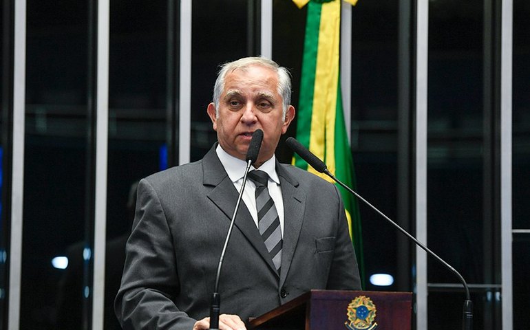 Izalci defende a importância da verdade sobre os atos de 8 de janeiro