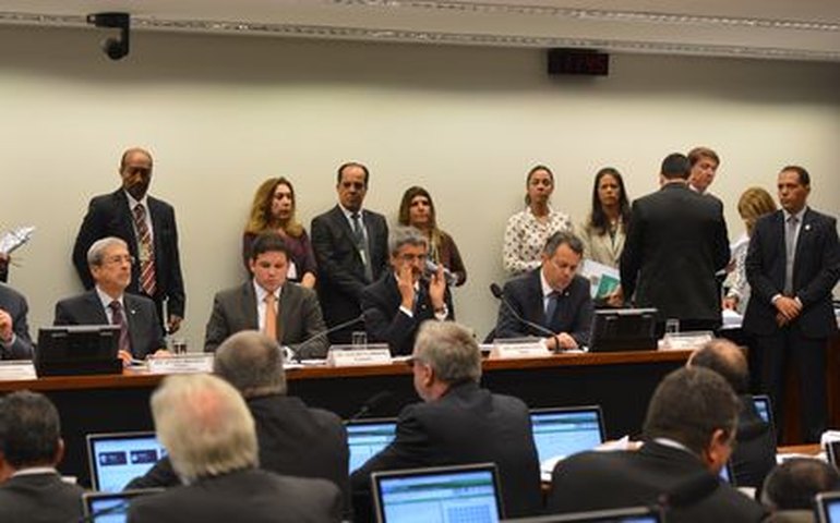 Juiz autoriza depoimento de Renato Duque na CPI da Petrobras