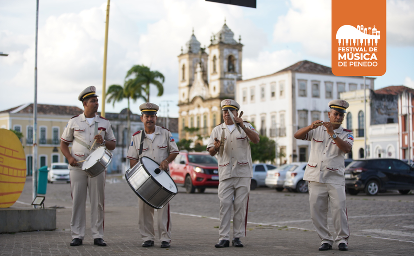 Banda de pífanos traz a cultura popular para o Festival de Música de Penedo