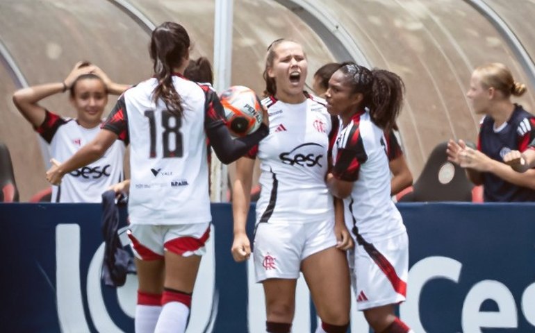 Goleadas e pênaltis definem semifinalistas da Copinha Feminina