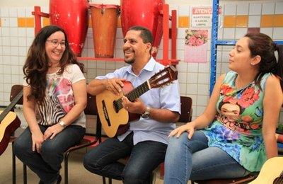 Centro de Arte e Mediações Culturais abre inscrições para cursos de violão