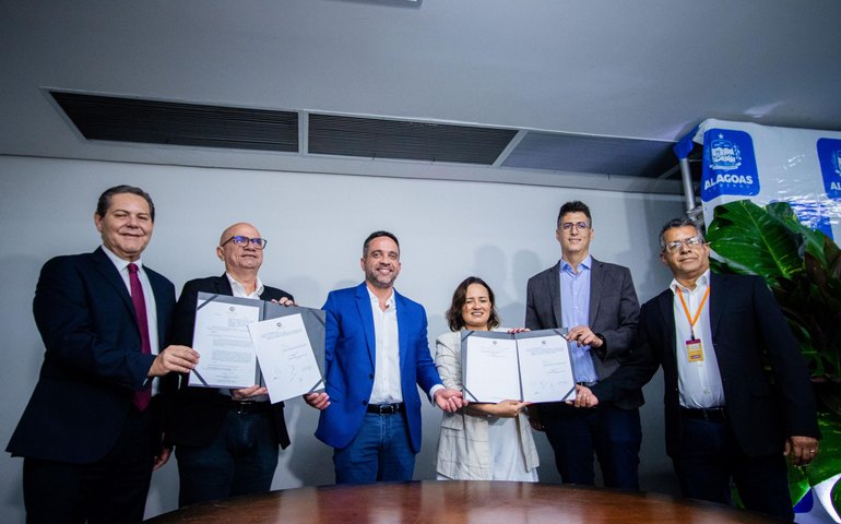 Governador assina decretos que isentam em R$ 30 milhões os setores atacadista, varejista e panificador