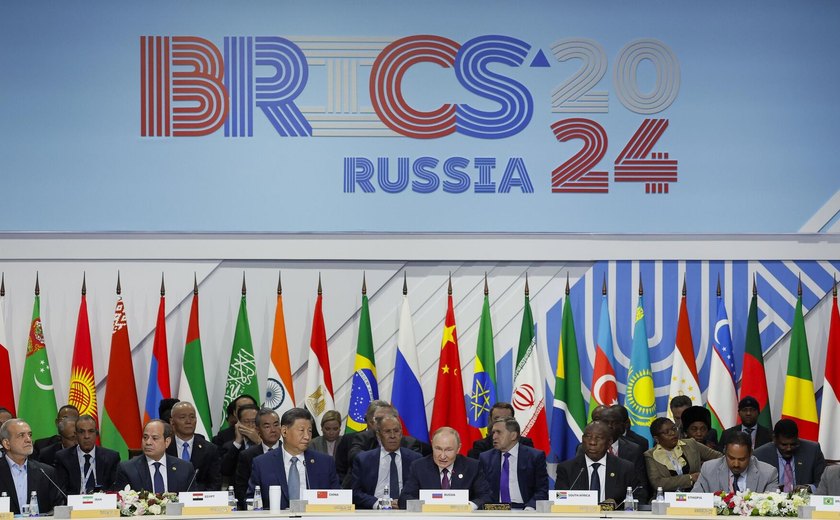 G7 se torna em 'piada' em comparação com atual BRICS, opina ex-agente americano