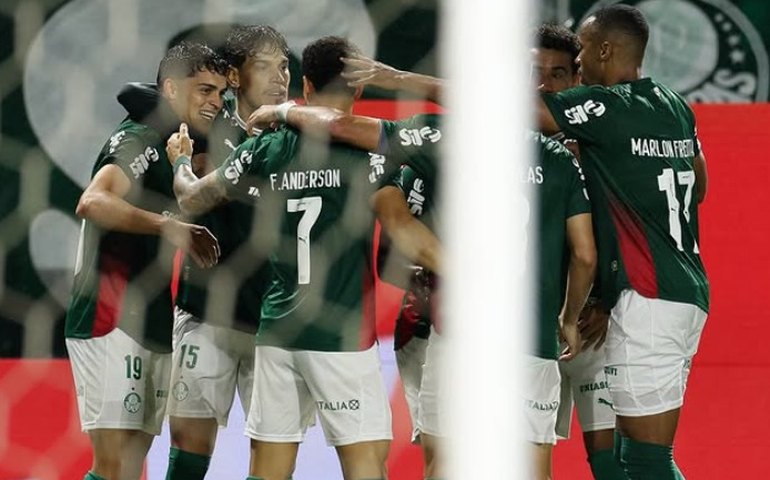 Palmeiras confirma favoritismo, goleia Capivariano e avança às semifinais