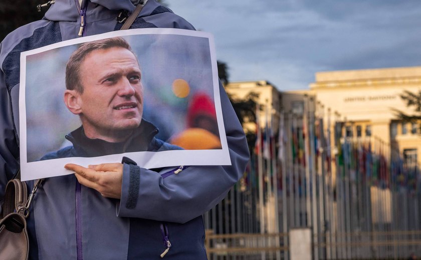 Diáspora russa em Berlim protesta contra Putin pedindo democracia e paz