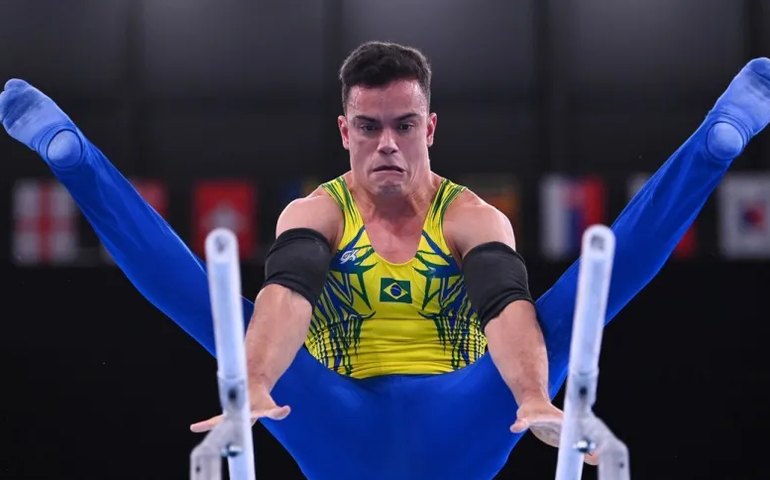Caio Souza é ouro nas paralelas e prata no salto na Copa do Mundo de Ginástica