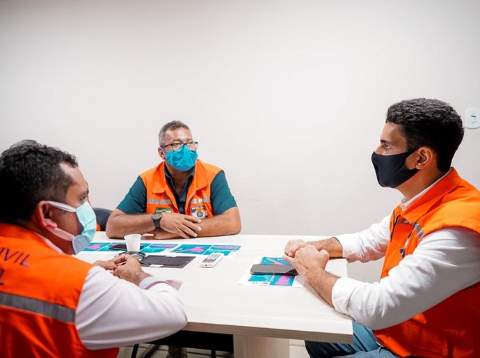 Chuvas: prefeito JHC afirma que prioridade é salvar vidas