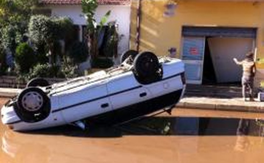 Ciclone provoca fortes chuvas Sardenha e deixa 2.700 pessoas desalojadas