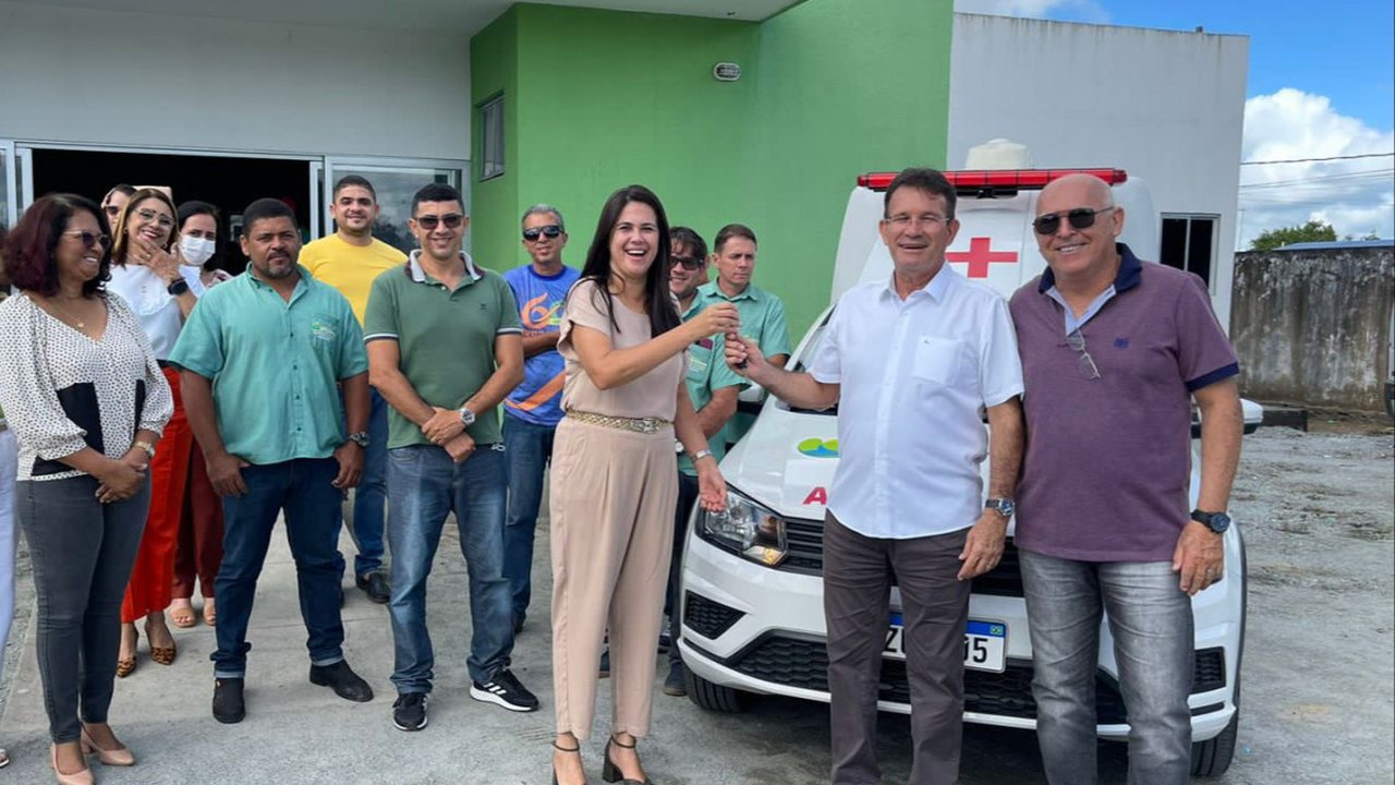 Saúde de Branquinha disponibiliza nova ambulância para atendimento à população