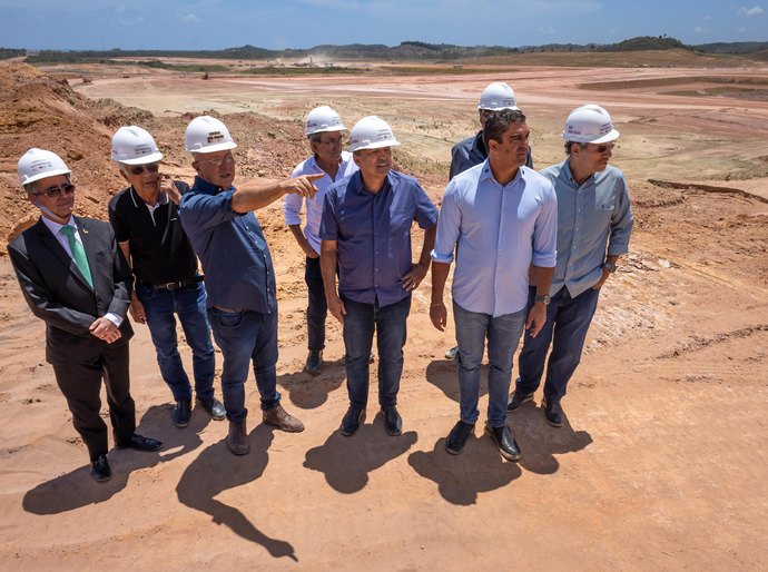 Governador em exercício Fábio Bittencourt visita obras do aeroporto de Maragogi