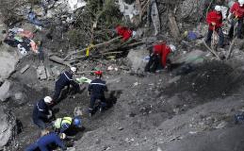 Investigadores já identificaram DNA de 78 ocupantes de avião da Germanwings