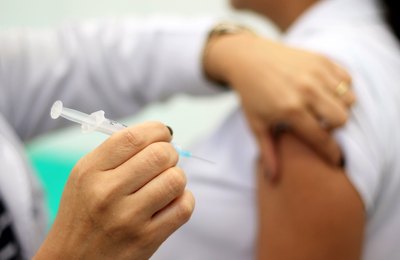 Ministério da Saúde anuncia mais de 6 milhões de vacinas e recomendações sobre distribuição de doses