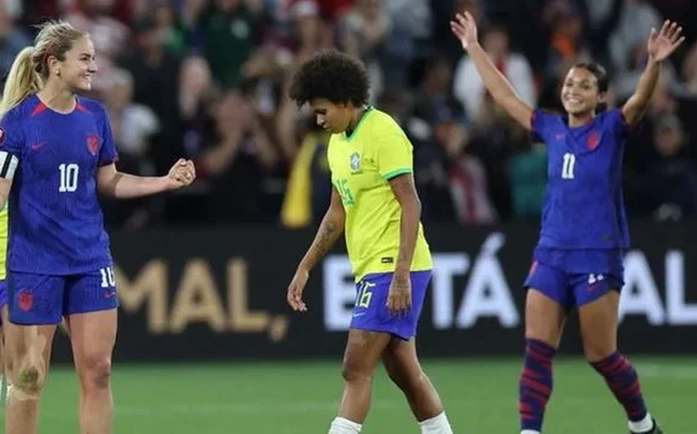 Brasil faz jogo equilibrado com os Estados Unidos, mas perde a decisão da Copa Ouro