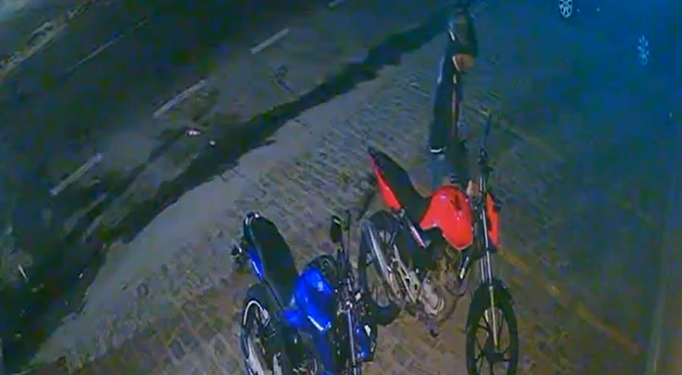 Homem tentou ligar moto com objeto semelhante a chave
