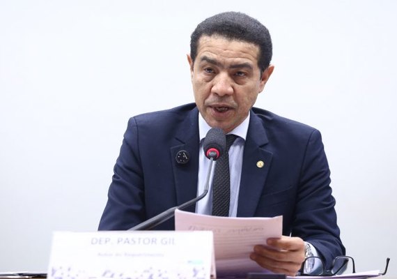 Relator defende proposta que garante descontos a estudantes adimplentes no Fies; ouça a entrevista