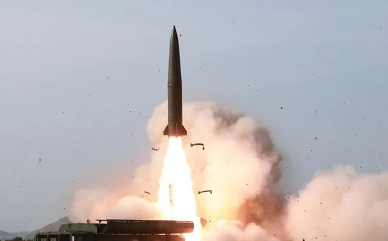 Coreia do Norte lança mísseis balísticos em direção ao Mar do Japão