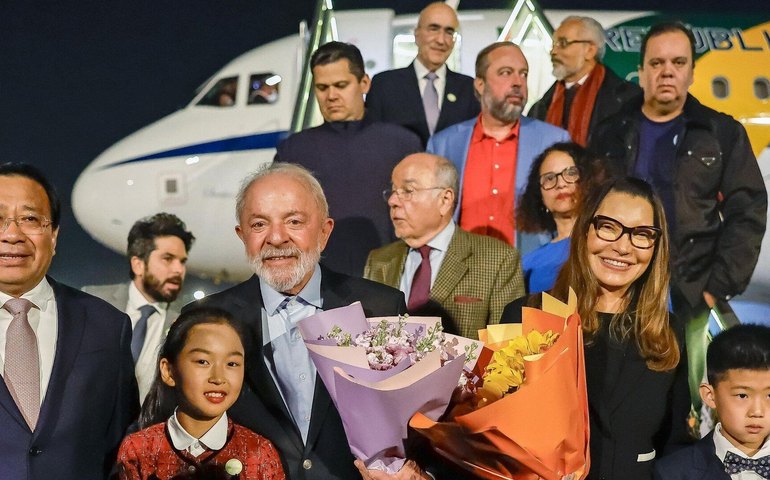 Lula desembarca na China em busca de acordos em meio à guerra comercial entre Washington e Pequim