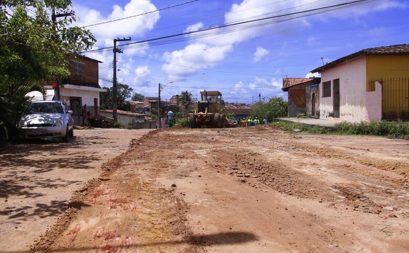 Prefeitura melhora acesso em via do Conjunto Geraldo Bulhões, no Benedito Bentes