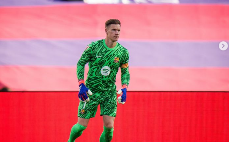 Ter Stegen sofre grave lesão no joelho e pode ficar fora do Barcelona por até oito meses
